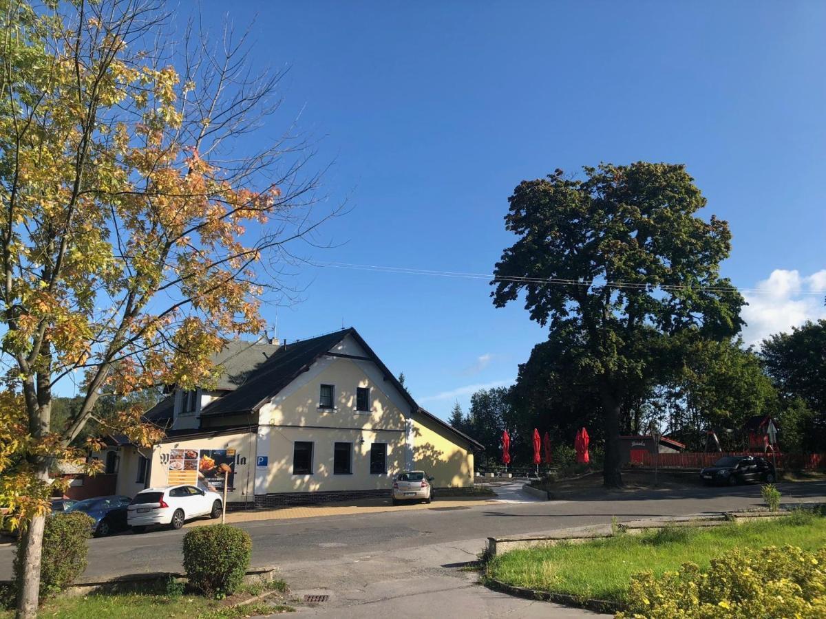 Na Rozcesti Frydlant Hotel Kültér fotó